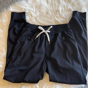 Vuori black joggers size small